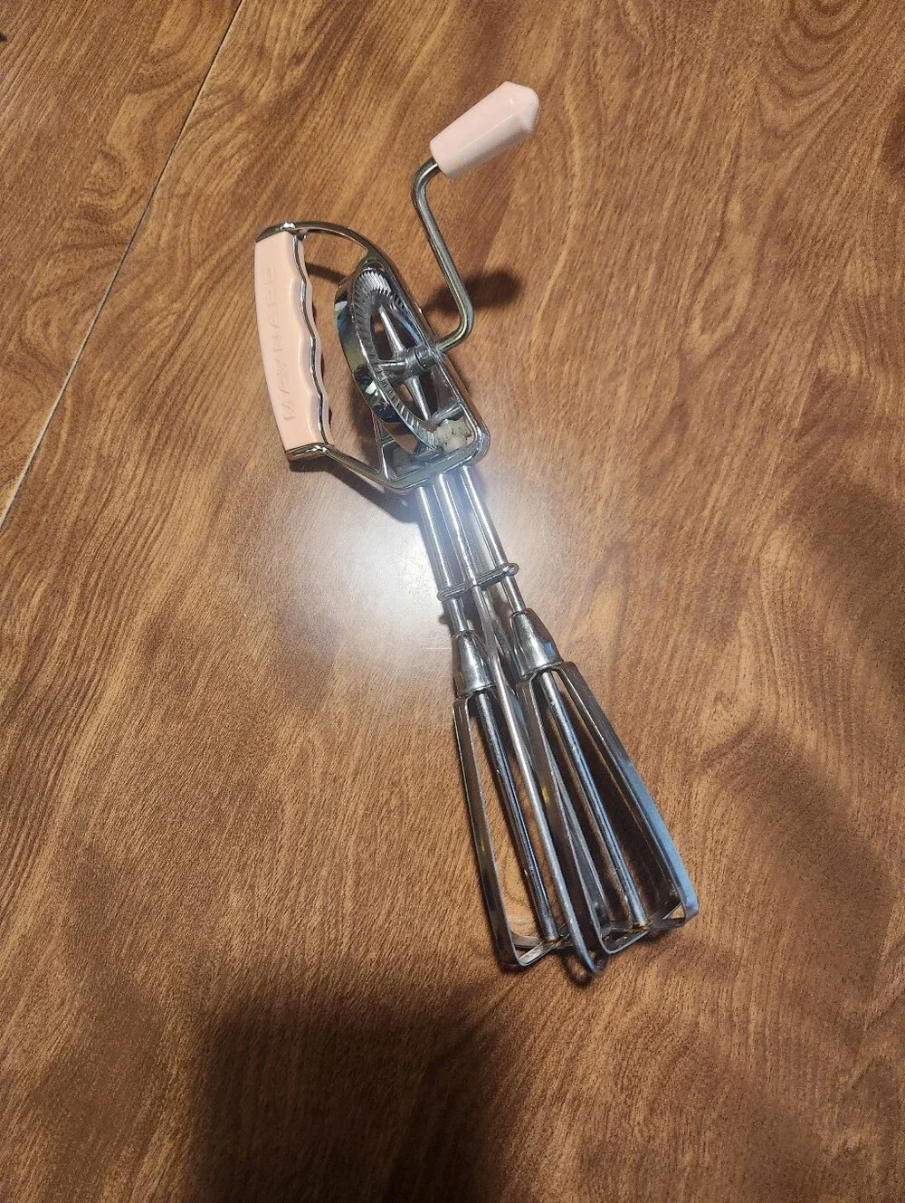Manual Egg Beater Hand Mixer in Light Pink